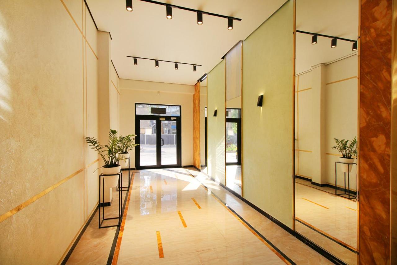 Cozy Studio In The Best Area! 3 アルマトイ エクステリア 写真
